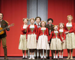 TUTTI INSIEME APPASSIONATAMENTE edizione 2004/05
<br>Foto di Antonio Agostini